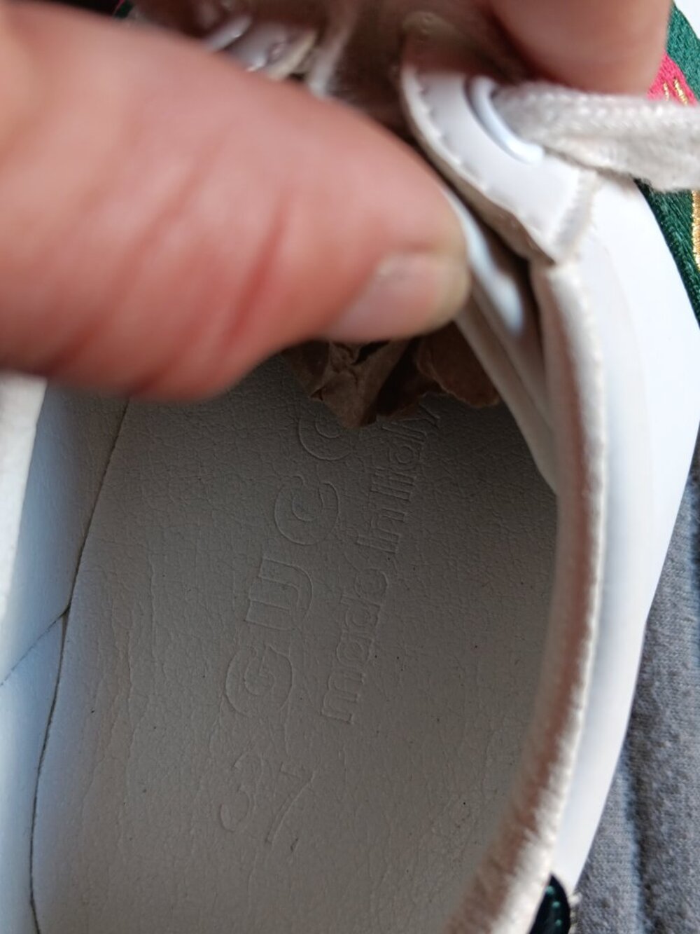 Gucci Ace Bee Embroidered Sneakers - Picture 10 of 10
